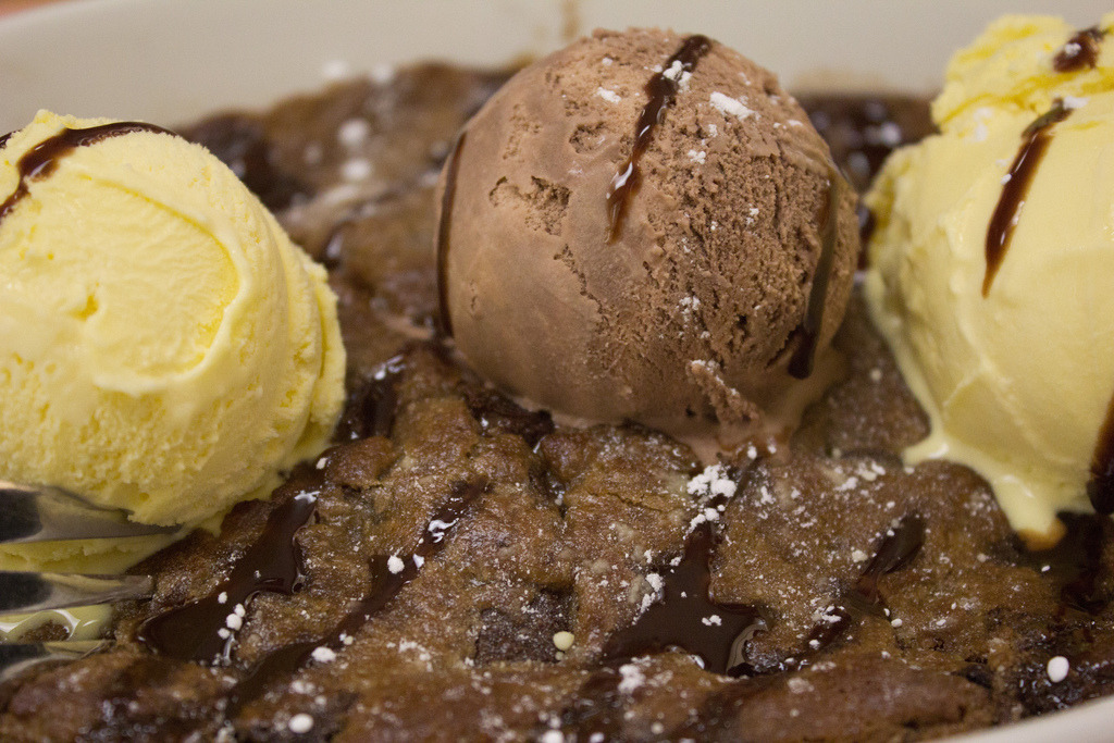 Hot Cookie Dough. [Pizza Hut] (by heart.core:.)