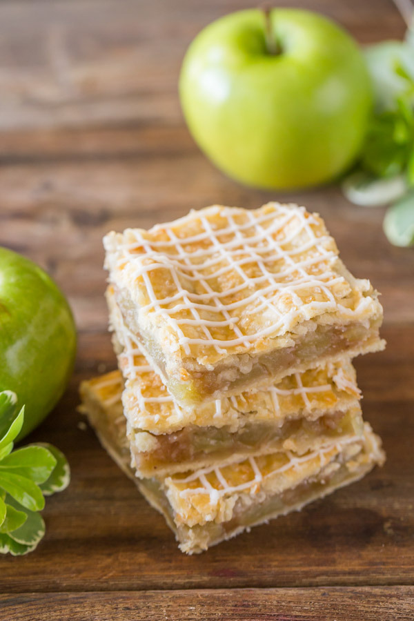 ICED APPLE PIE BARS Really nice recipes. Every hour.Show me what you cooked!